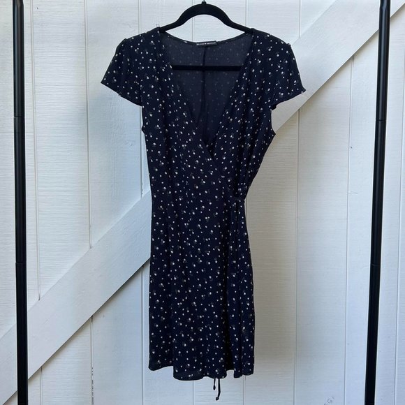 Brandy Mellville - Robbie Wrap Dress | Navy Ditsy Floral | X Small | Juniors 3 - Picture 6 of 16